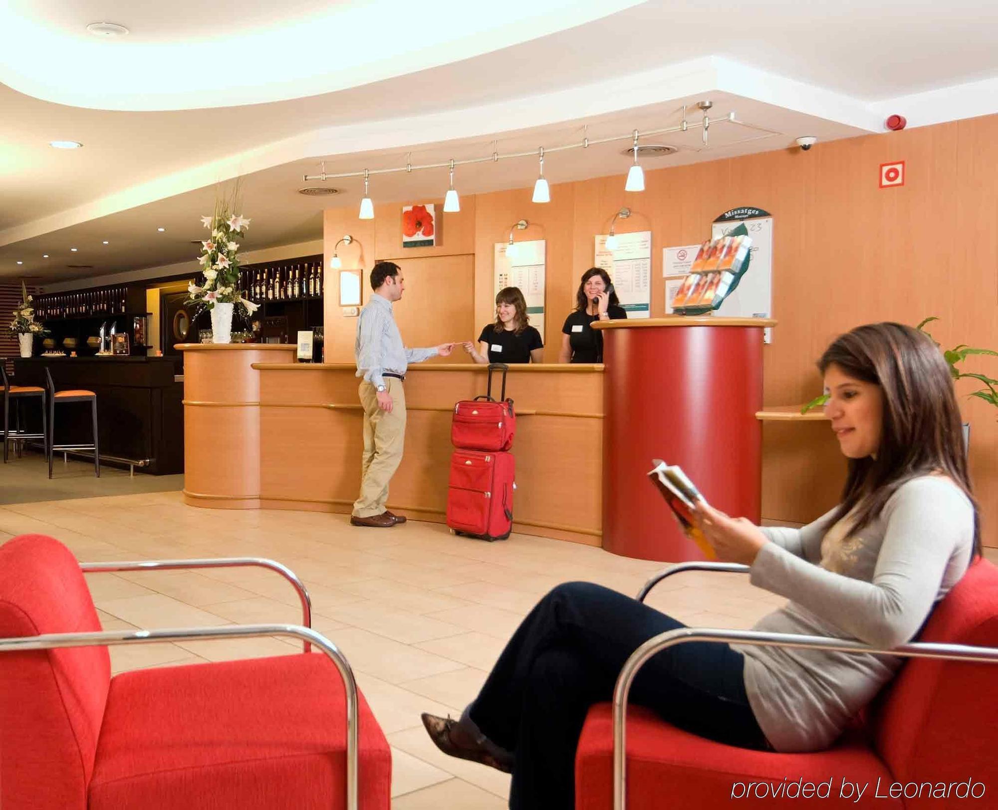 Hotel Ibis Barcelona Molins De Rei Exteriér fotografie
