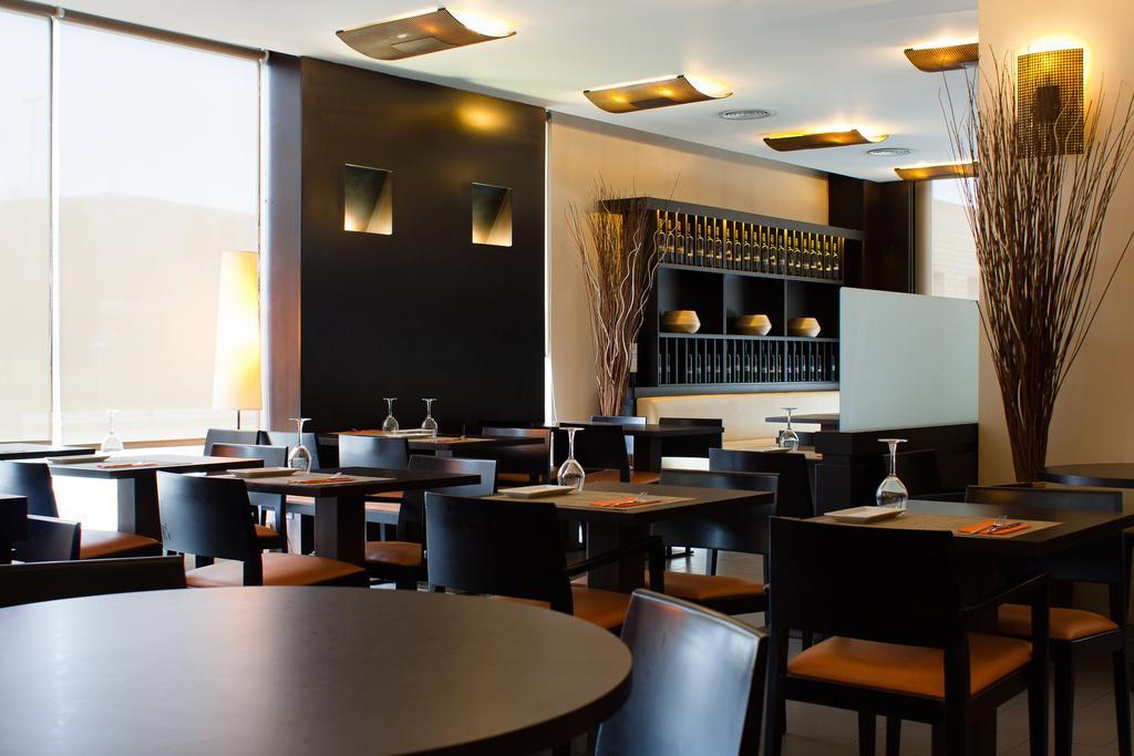 Hotel Ibis Barcelona Molins De Rei Exteriér fotografie