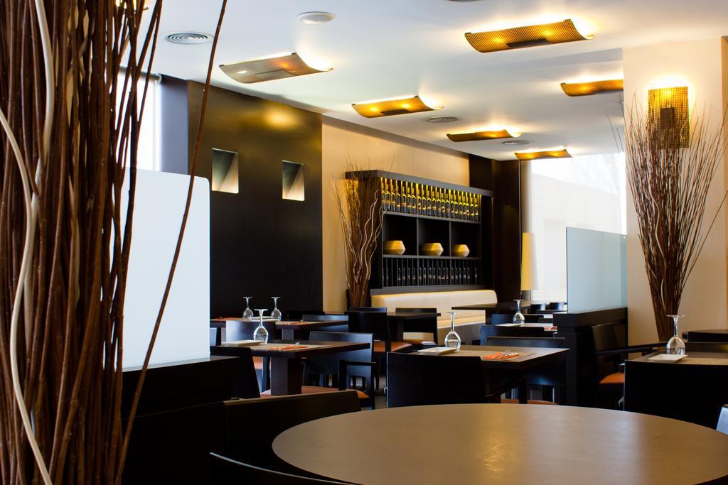 Hotel Ibis Barcelona Molins De Rei Exteriér fotografie