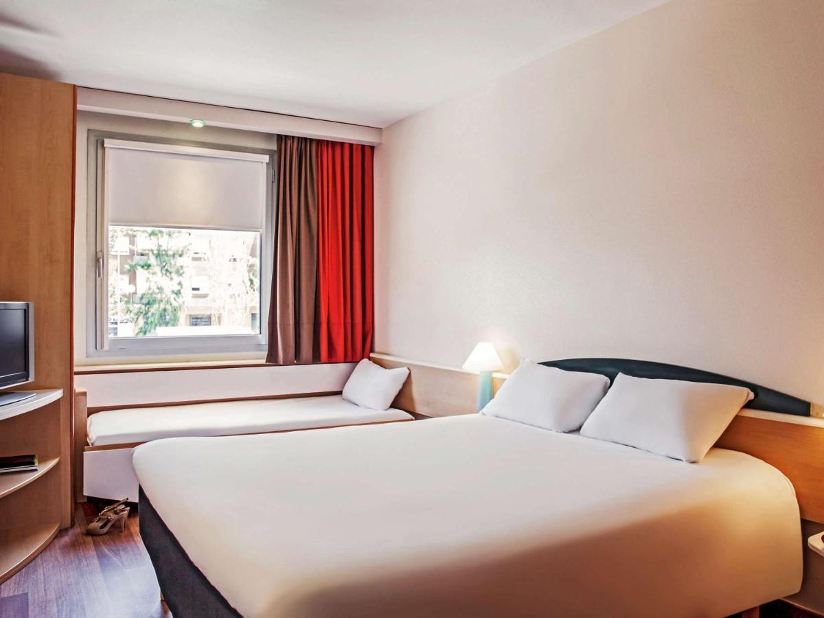 Hotel Ibis Barcelona Molins De Rei Exteriér fotografie