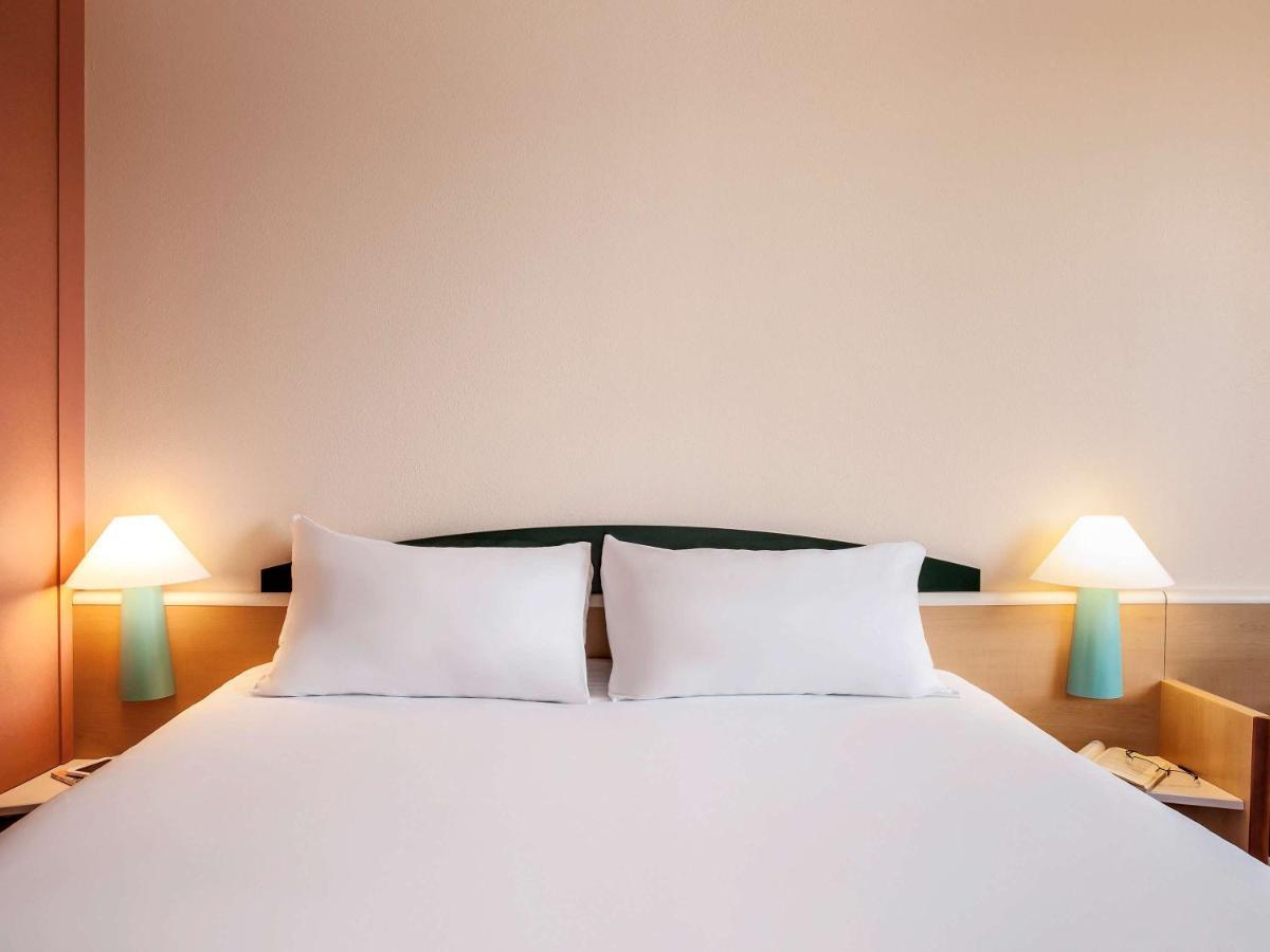 Hotel Ibis Barcelona Molins De Rei Exteriér fotografie